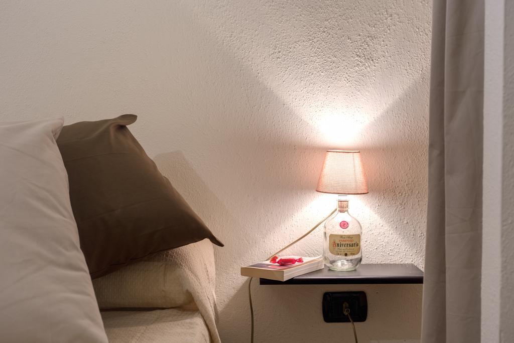 Vico Street Apartment เนเปิลส์ ห้อง รูปภาพ