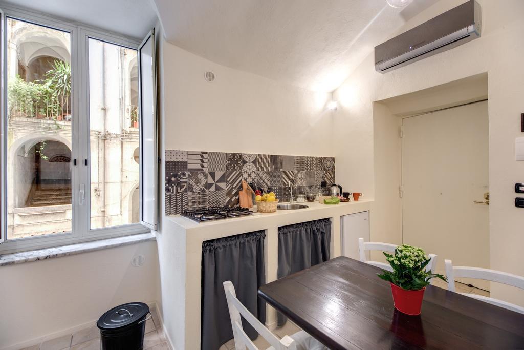 Vico Street Apartment เนเปิลส์ ห้อง รูปภาพ